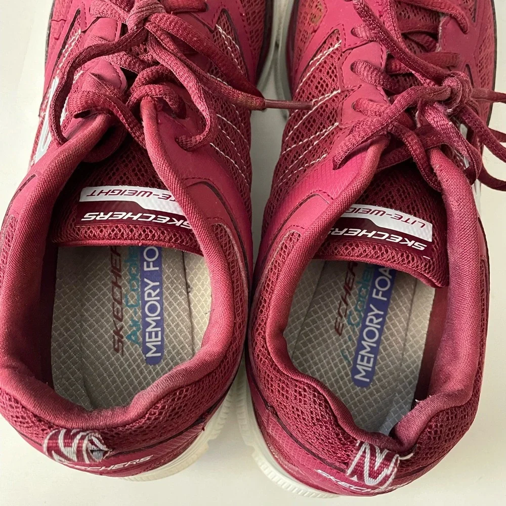 Skechers Women’s Slip On Sneakers Shoes Red Low Top Sz 11